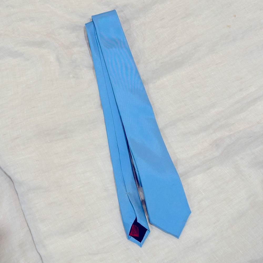 Men’s blue tie